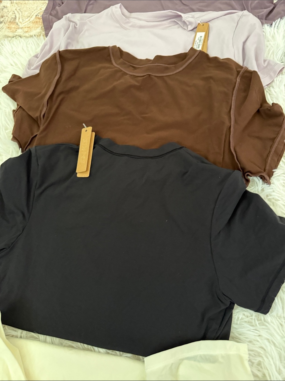 SKIMS Fit Everybody Crew Neck 45$ Each
Small and medium size - Picture 3 of 5